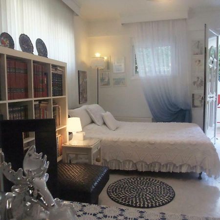 A Majestic Elegant House With A Garden Apartamento Peraía Exterior foto