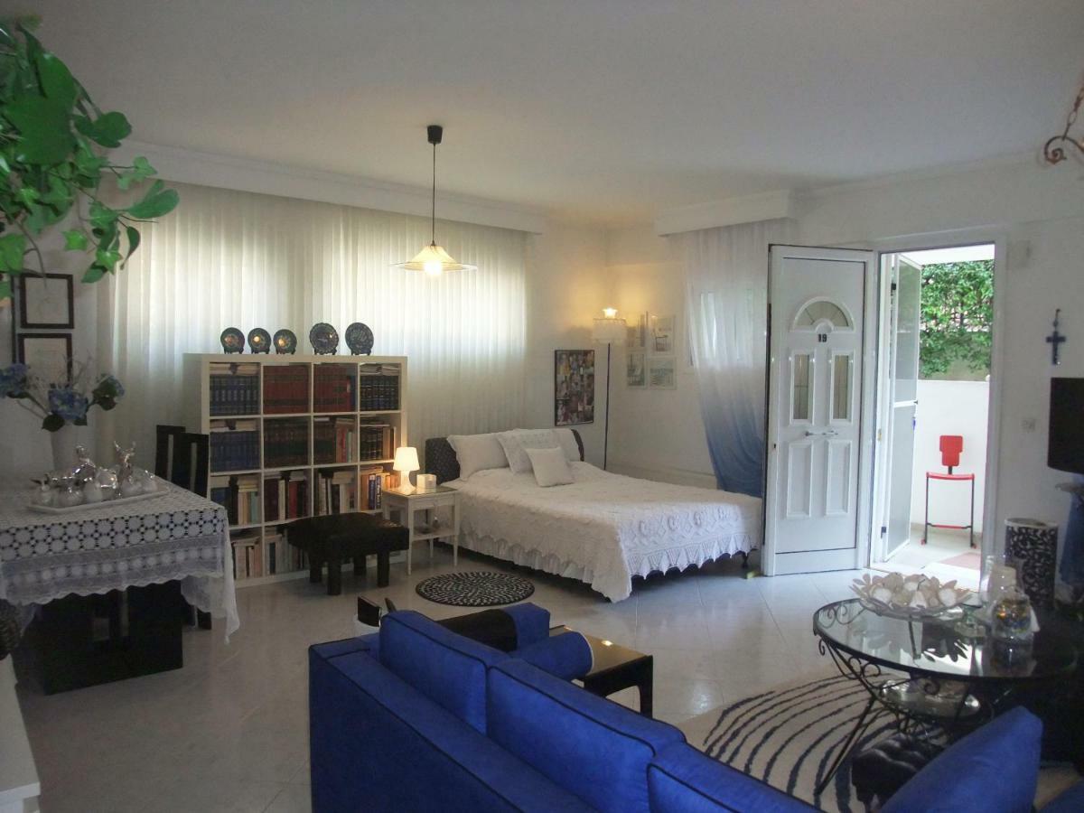 A Majestic Elegant House With A Garden Apartamento Peraía Exterior foto